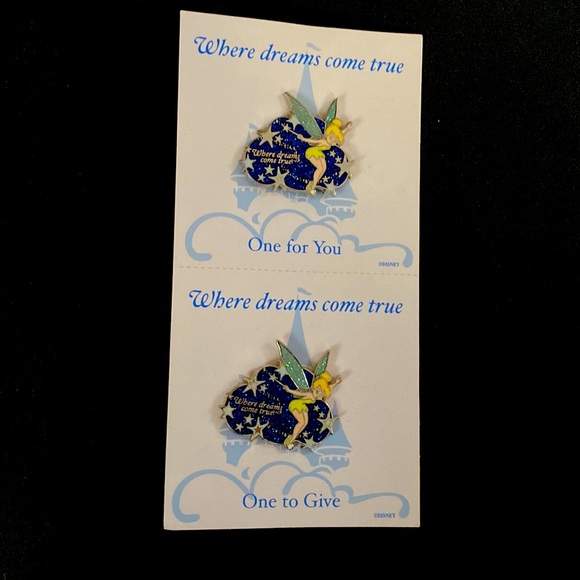 EXCLUSIVE vintage never worn Tinkerbell pins. - Picture 1 of 5